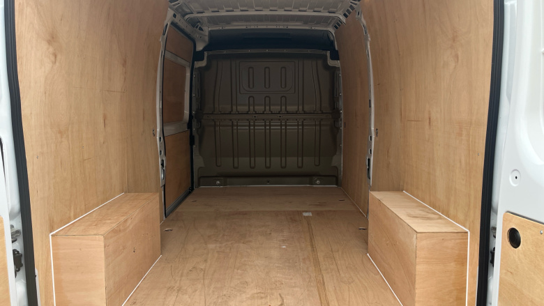 Peugeot Boxer 3500 L3 Diesel 2.2 BlueHDi 140 H2 Van Professional